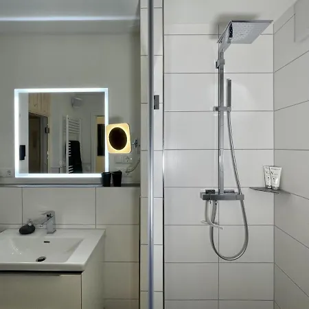 Herz Von 12 - Happy Sea Daire