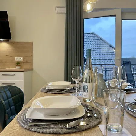 Herz Von 12 - Happy Sea